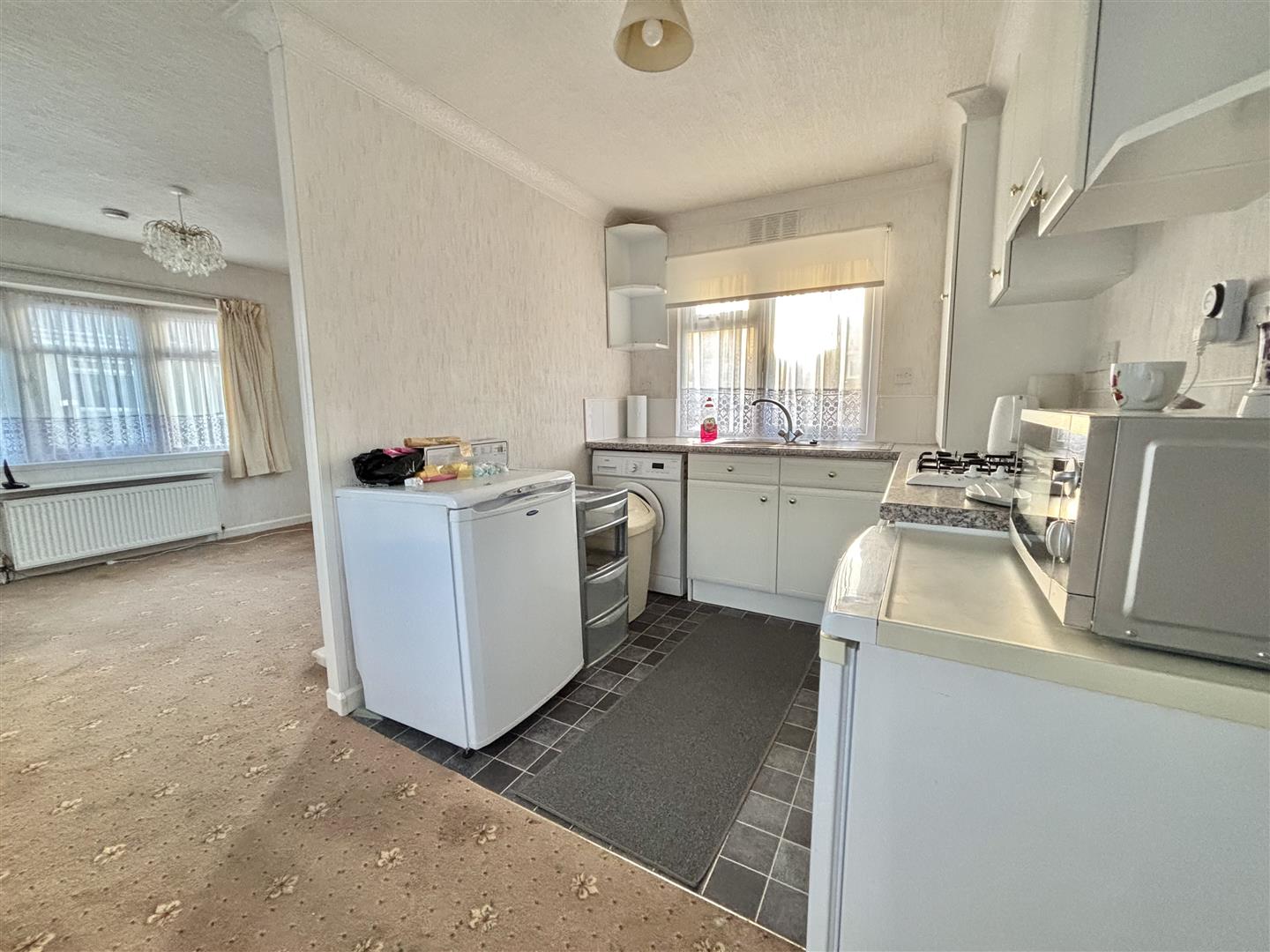 Ystrad Road, Fforestfach, Swansea, SA5 4BX